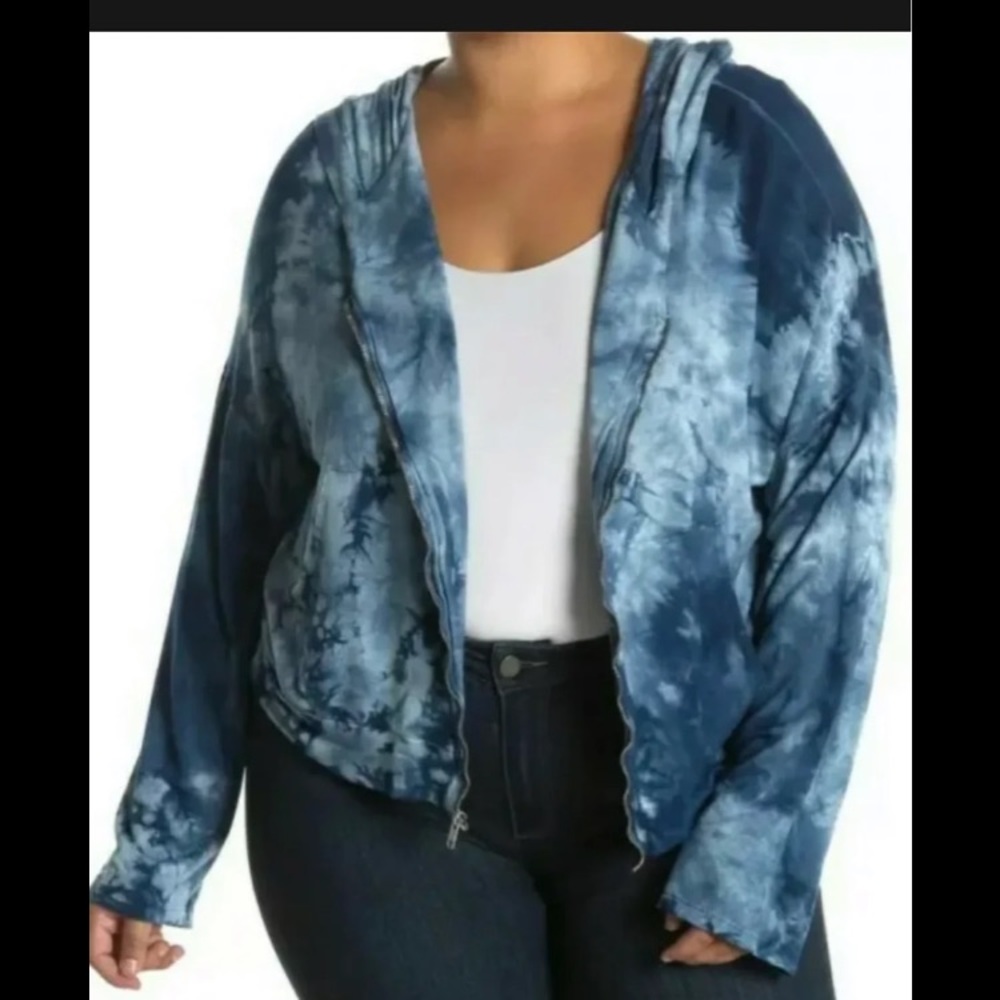 Baea Women’s Hoodie - Picture 1 of 9